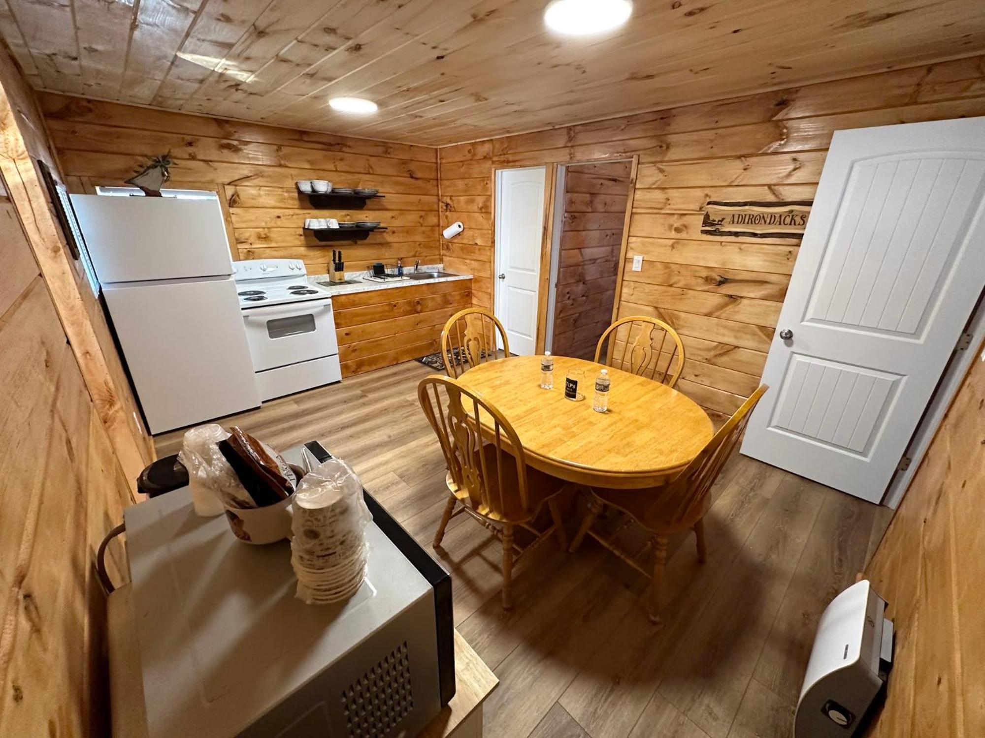 Rowe's Adirondack Of Schroon Motel 2*